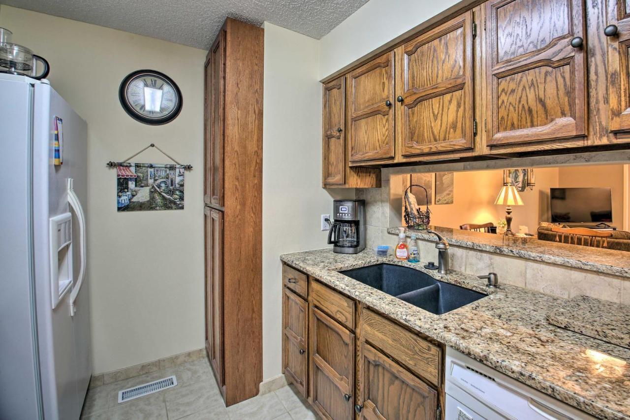 Hot Springs Village Retreat With Deck 3 Mi To Golf! المظهر الخارجي الصورة