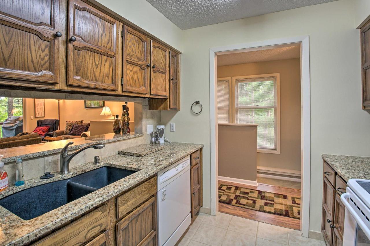 Hot Springs Village Retreat With Deck 3 Mi To Golf! المظهر الخارجي الصورة
