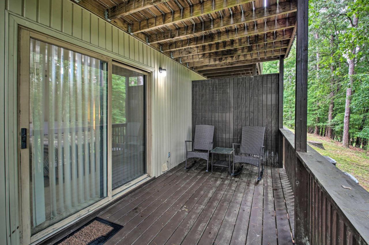 Hot Springs Village Retreat With Deck 3 Mi To Golf! المظهر الخارجي الصورة